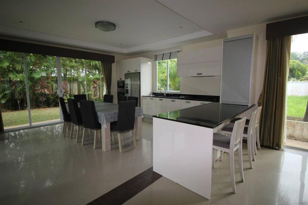 4 Bedroom Villa Kamala Beach Phuket Exterior photo